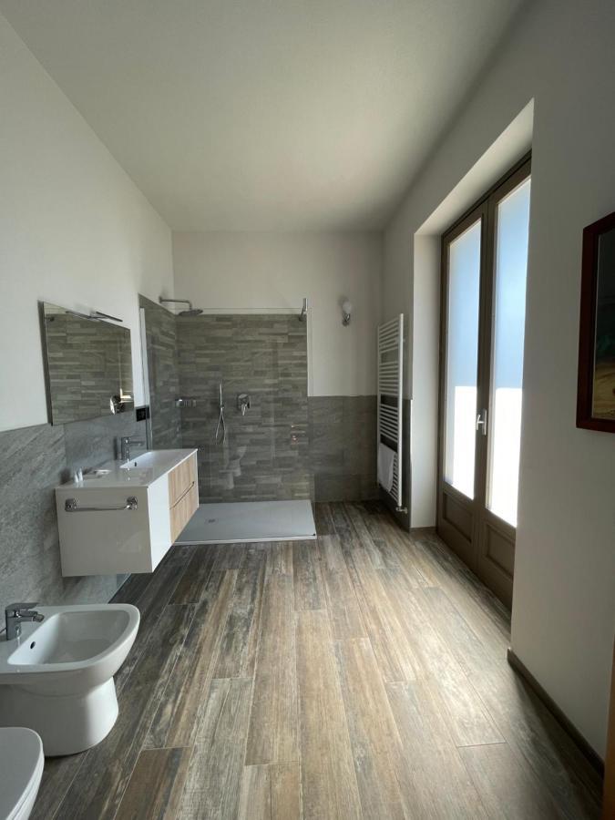 Al Laghetto La Morra Bed & Breakfast Exterior foto