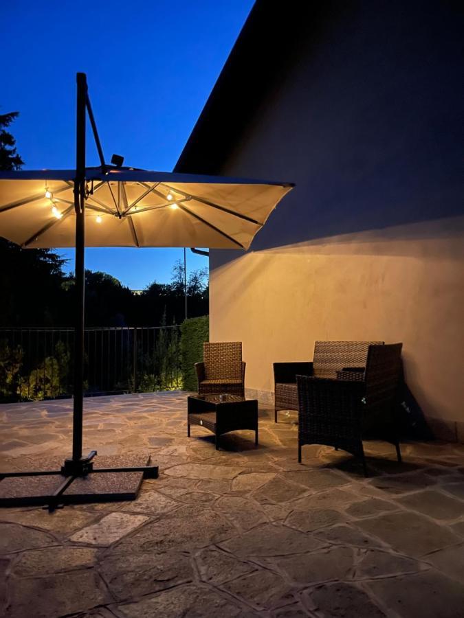 Al Laghetto La Morra Bed & Breakfast Exterior foto